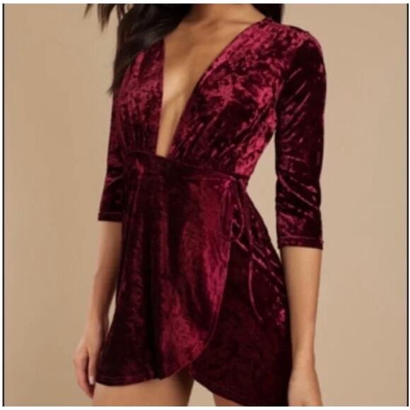 Tobi Wrap it Up Velvet Mini Dress Wine Deep V Neckline Women's Small NWT - Picture 13 of 13